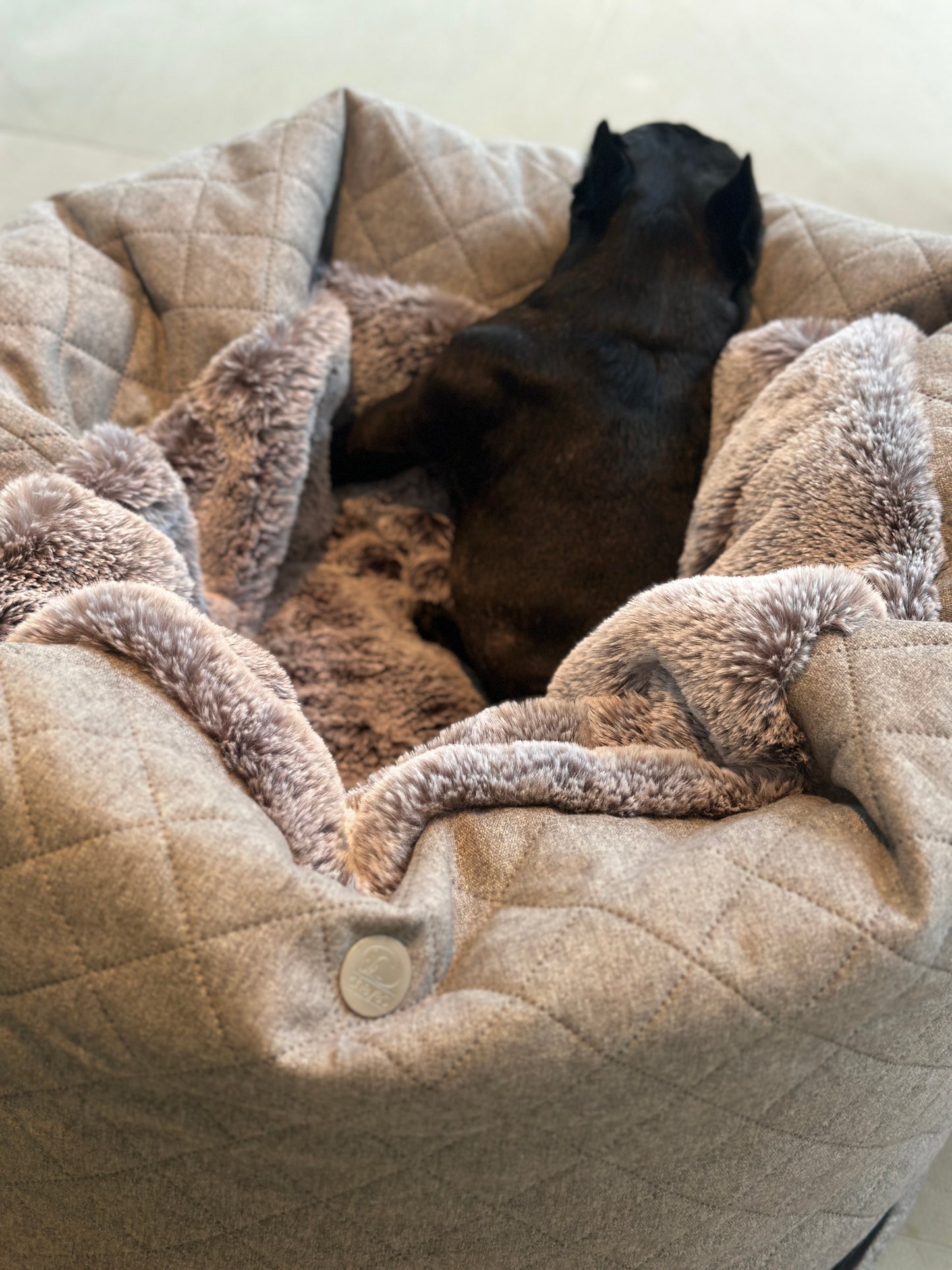 dog bed - Hideaway cave stitch