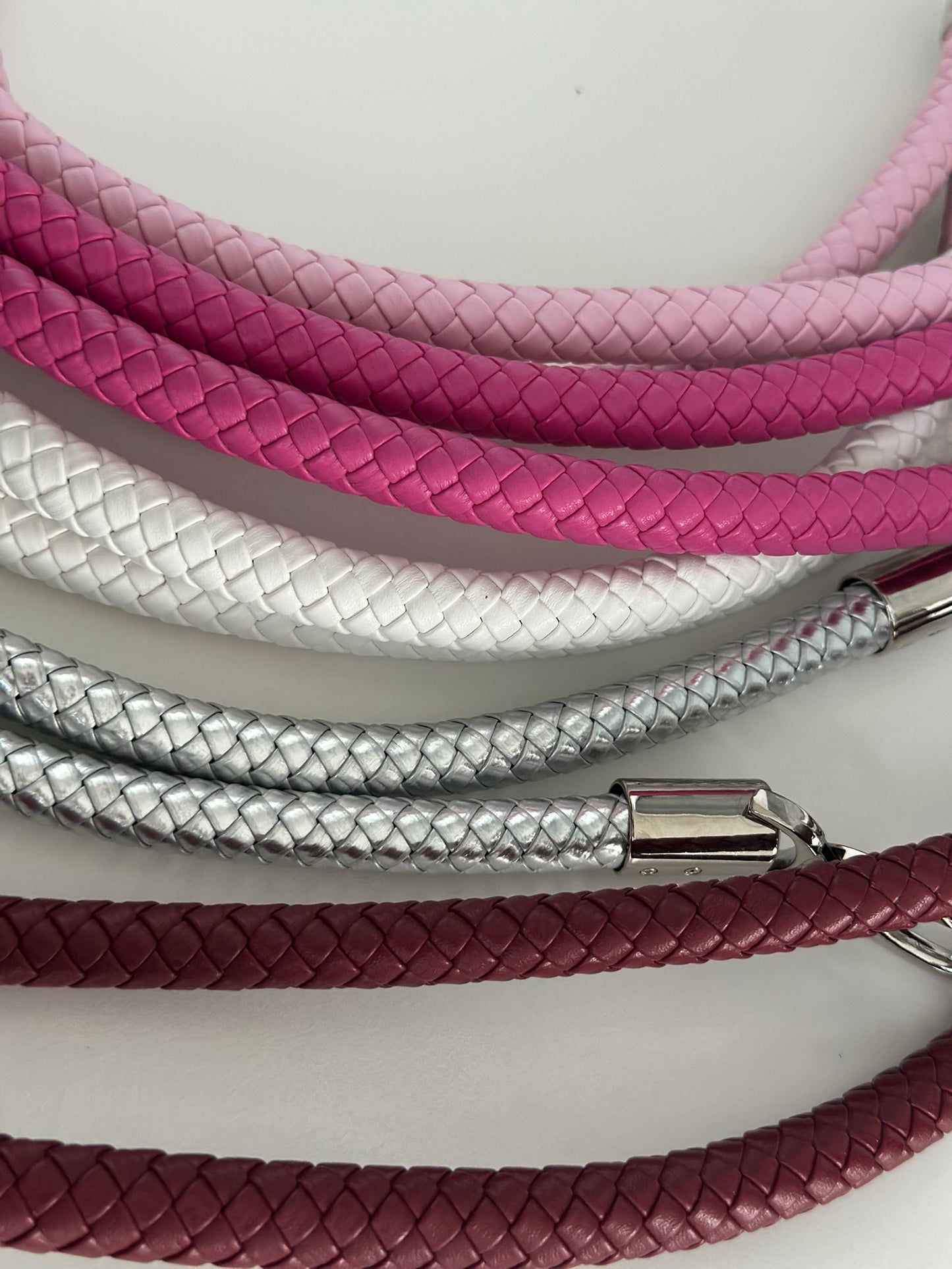 Snap it — braided interchangeable handle