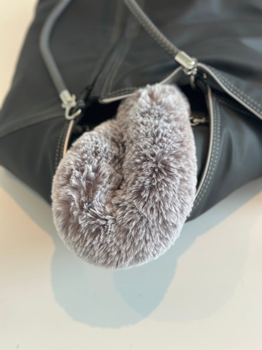 Weekender 4Seasons — Black with contrast stitching, size M